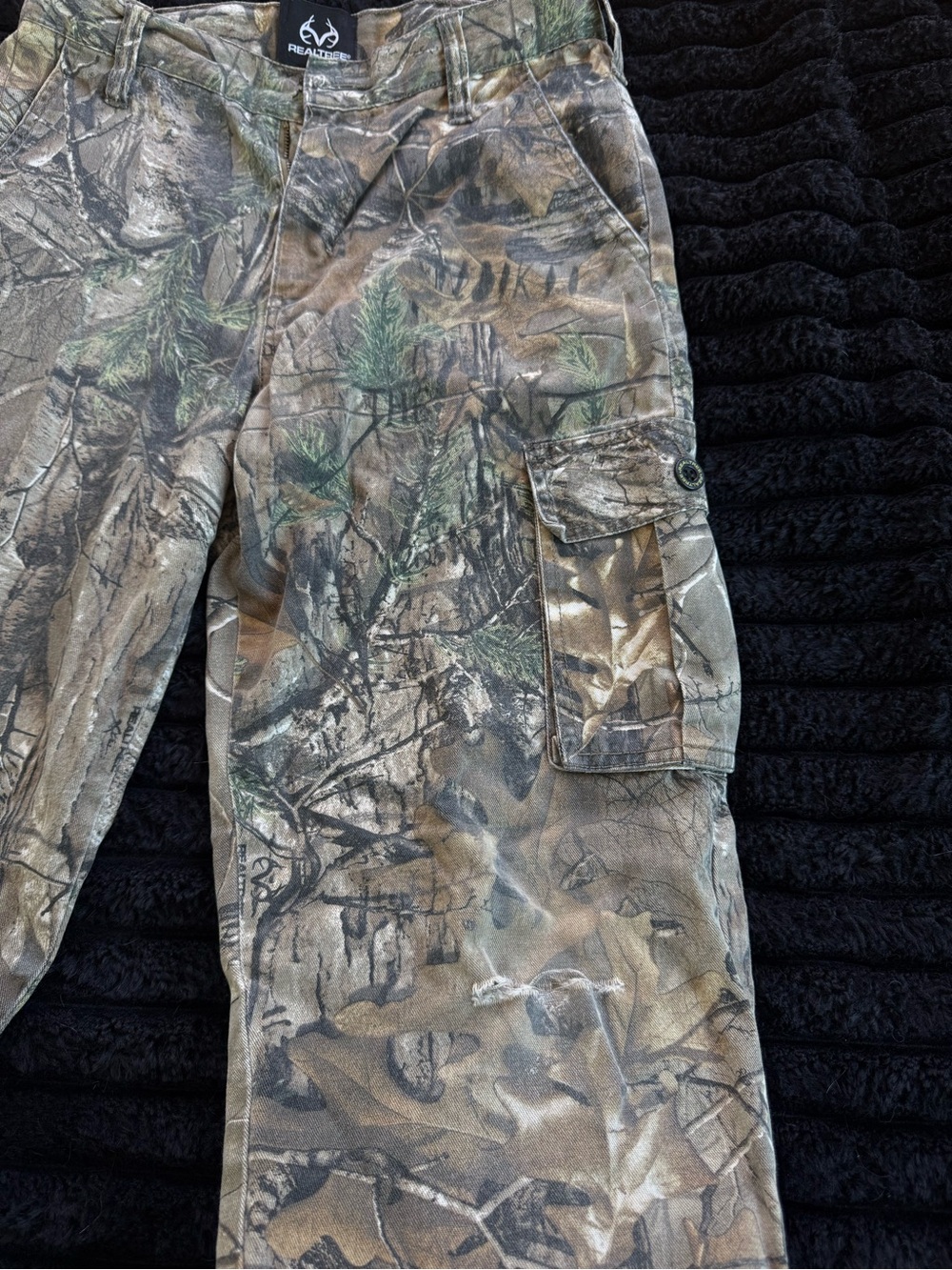 Realtree-Inspired Camo Cargo Pants - Picture 6 of 9
